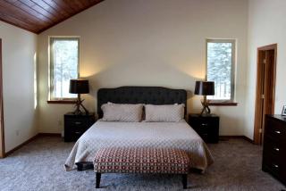 Mountain View Cabin with Deck, Jacuzzi and Ping Pong Table in Montana - 7