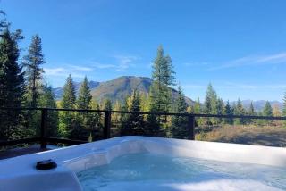 Mountain View Cabin with Deck, Jacuzzi and Ping Pong Table in Montana - 5