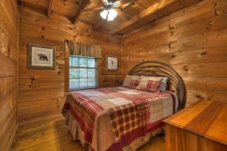 Snug and Cozy Cabin Rental with a Hot Tub near Copperhill for a Relaxing Vacation in Tennessee - 7