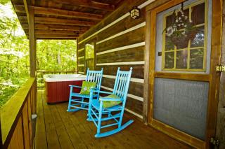Snug and Cozy Cabin Rental with a Hot Tub near Copperhill for a Relaxing Vacation in Tennessee - 3