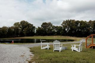 Outstanding Lakefront Cabin in Makanda, Illinois - 6