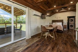 Outstanding Lakefront Cabin in Makanda, Illinois - 2