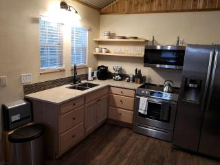 Sunflower - Hot Tub on porch, Granbury, TX - 8
