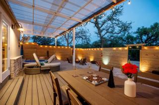 Secluded Luxury Couples Cabin with a Sauna and a Pool, Perfect for a Romantic Weekend in Texas Hill Country - 8
