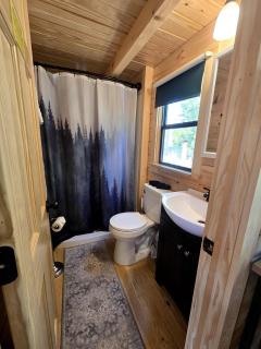 Incredible Modern Tiny Log Cabin near the Ammonoosuc River for a Romantic Getaway in New Hampshire - 9