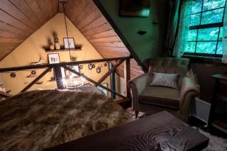 Unique Cabin Rental Nestled in Four Acres of Forest in Rhododendron, Oregon - 7