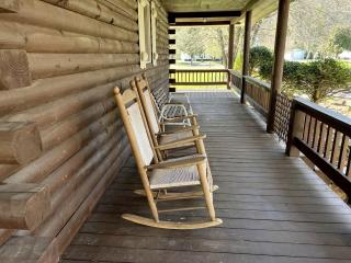 Rustic Log Cabin Rental near Chattahoochee National Forest, Georgia - 3