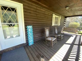 Rustic Log Cabin Rental near Chattahoochee National Forest, Georgia - 3