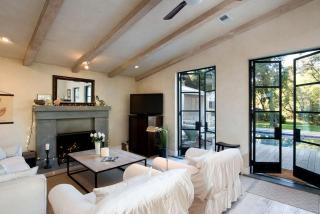Elegant Kenwood Accommodation with a Pool Ideal for Luxury Sonoma County Getaways - 9
