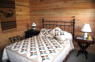 Rustic Cabin Getaway with Stunning Front Porch near Beaumont, Texas - 6