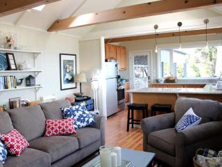 Glorious Whidbey Island Accommodation on Double Bluff Beach - 5