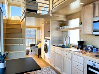 Amazing Airstream in Grand Junction for Unforgettable Family Glamping Getaways in Colorado - 4