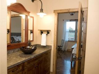 Exquisite Cottage Rental on Peaceful Vineyard near Bear Valley, California - 1
