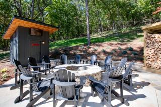 Pet-Friendly Cabin Ideal for Families with Jacuzzi and Lake Views in Alabama - 6