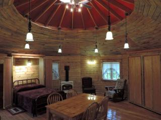 Unique Yurt Rental with a Hot Tub in White Salmon, Washington - 8