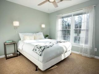 Disconnect at this Cottage with Great Surroundings in Charlotte, North Carolina - 6