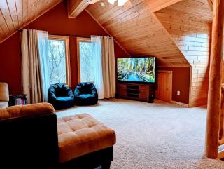 Pure Glamping Wooden Cabin with Fire Pit in Washburn, Wisconsin - 9