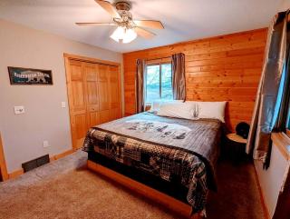 Pure Glamping Wooden Cabin with Fire Pit in Washburn, Wisconsin - 7