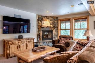 Mountain Cabin with Movie Screen and Pool Table in Montana - 8