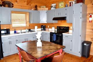 Pet-Friendly Cabin Near Great Smoky Mountains, Tennessee - 8