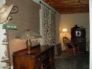 Family-Friendly Log Cabin Rental with Nature Views near Flagstaff - 1