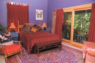 Beautifully Decorated Romantic Getaway in Eureka Springs, Arkansas - 3