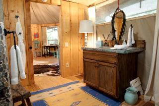 Unique Four-Person Luxury Tent with a Waterfall near Fort Worth, Texas - 8