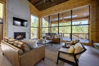 Amazing Cabin Surrounded by Trees in Broken Bow, Oklahoma - 4