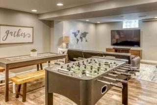 Beautiful Cottage with Hot-tub in Gary, Indiana - 1