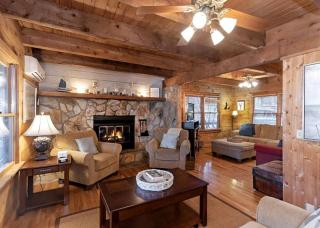 Mountain Lake House in North Carolina - 9