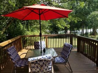 Marshall County Lake Escape: Pet-Friendly Rental with Boat Slip for Big Groups on Guntersville Lake - 6