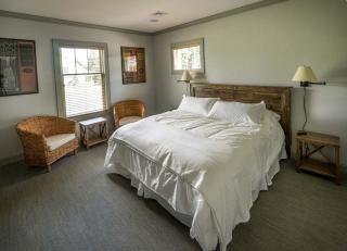 Four-Bedroom Luxury House Rental on Pontoosuc Lake in the Berkshires - 7