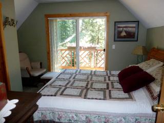Cabin Rental with Riverfront Hot Tub near Leavenworth, Washington - 7