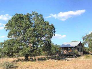 Rustic Off-the-Grid Cabin near Ample Outdoor Recreation in Harper, Texas - 4