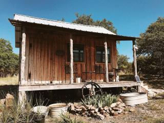 Rustic Off-the-Grid Cabin near Ample Outdoor Recreation in Harper, Texas - 3