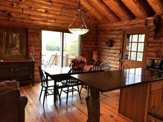Charming Log Cabin Getaway with Private Hot Tub near Decatur, Illinois - 8