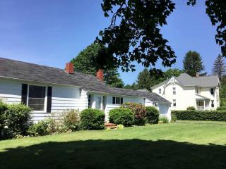 Charming Cottage Rental in a Quiet Countryside Setting near the Appalachian Trail, Burke´s Garden, Virginia - 5