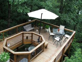 Luxury Cabin Rental with Lake Views and its own Private Hot Tub in Sylvan Shores, Arkansas - 0