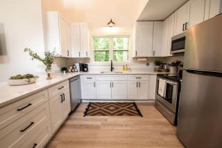Stunning and Fully-Equipped Tiny House with Breathtaking Views of South Cumberland State Park in Monteagle, TN - 8