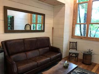 Secluded Tree House Rental with a Sleeping Loft near Lake Jocassee in South Carolina - 8