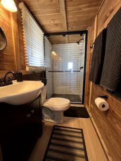 Beautiful Cabin by the Lake Nestled in Sabine National Forest for a Romantic Retreat in Hemphill, Texas - 1