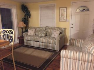 Cozy Cottage Rental with Lake Views and River Access in Sebastian, Florida - 2