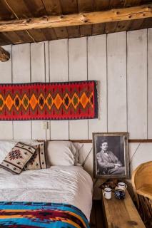 Rustic Log Cabin on Eco-Friendly Farm near Taos, New Mexico - San Cristobal - 1