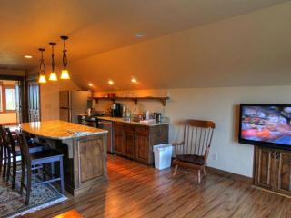 Deluxe Getaway Rental in a Mountain Cabin near Lake McDonald, Montana - 8