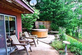 Riverfront Cabin Rental with a Private Hot Tub in Saugatuck, Michigan - 6