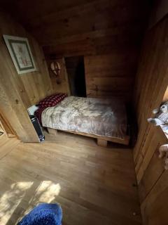 Off-Grid Cabin with BBQ and Beautiful Hiking Trails in Georgia - 3