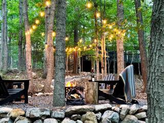 Rustic Mountain Cabin with Porch & Fire Pit in New Market, Virginia - 6