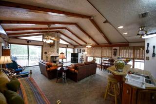 Riverfront Cabin with Spacious Interior, Large Deck and Views in Texas - 3