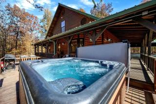 Gorgeous Cabin with Game Room and Hot Tub in Broken Bow, Oklahoma - 1