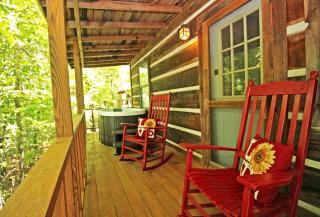 Rustic Copperhill Cabin Perfect for a Romantic Getaway in Tennessee - 5